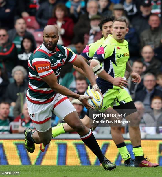 Pietersen of Leicester runs with the ball during the Aviva Premiership match between Leicester Tigers and Sale Sharks at Welford Road on April 29,...