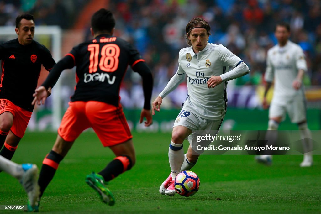 Real Madrid CF v Valencia CF - La Liga