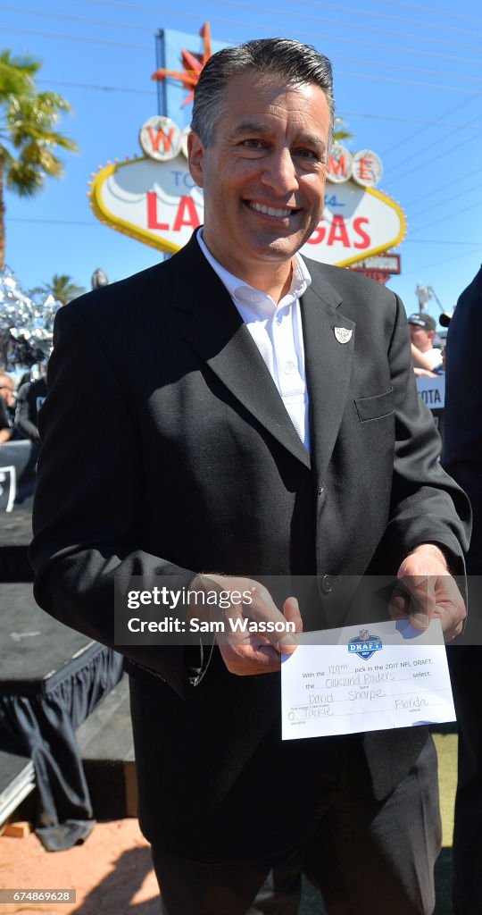 Oakland Raiders Announce Draft Picks At The Welcome To Fabulous Las Vegas Sign