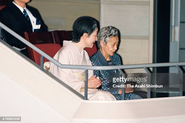 Empress Michiko attend a charity concert at Bunkamura Orchard Hall on April 13, 1997 in Tokyo, Japan.