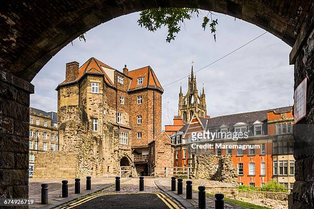 newcastle castle, the black gate - newcastle upon tyne stock pictures, royalty-free photos & images