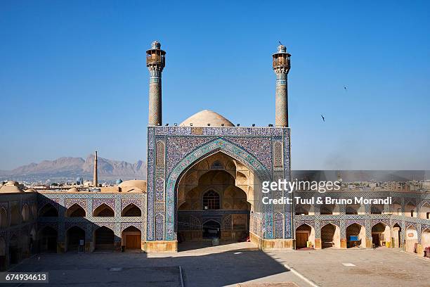 iran, isfahan, friday mosque - isfahan foto e immagini stock