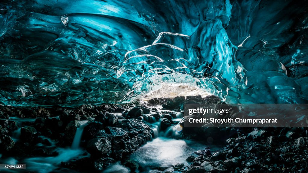 Glacial Ice Cave, Svinafellsjokull glacier, Skaftafell National Park, Iceland