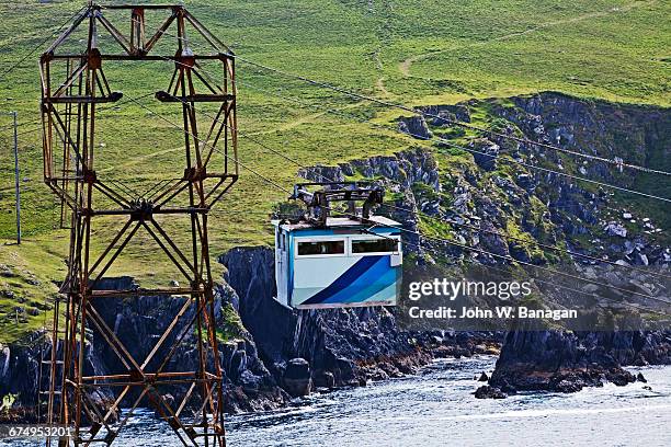 ballaghboy cable car. dursey island, ireland - overhead cable car stock pictures, royalty-free photos & images