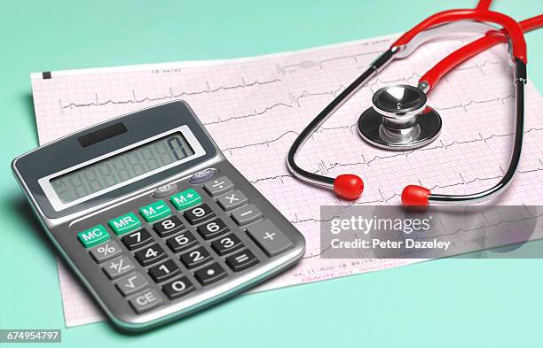 cost of medical insurance - zorgverzekering stockfoto's en -beelden