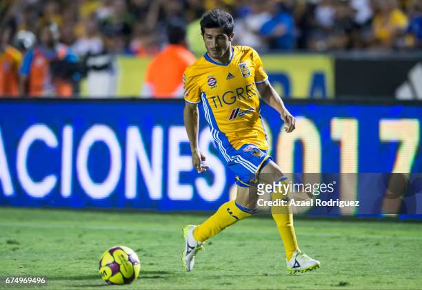 Damian Alvarez of Tigres drives the ball during the 16th round match between Tigres UANL and Tijuana as part of the Torneo Clausura 2017 Liga MX at...