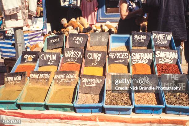 spice market, sousse, tunisia - geschmacksknospe stock-fotos und bilder