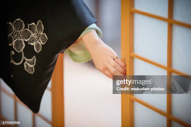 kimono and japanese women in kyoto - 全身 stock pictures, royalty-free photos & images