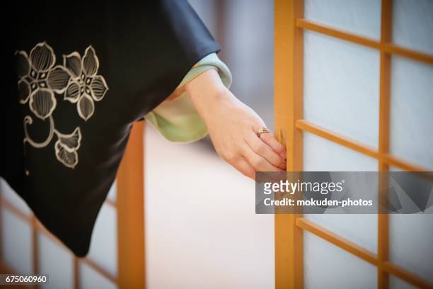 kimono och japanska kvinnor i kyoto - 敬意 bildbanksfoton och bilder