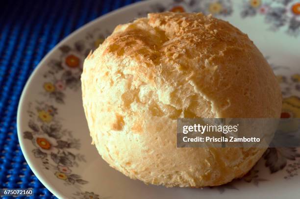 pão de queijo - queijo stock pictures, royalty-free photos & images