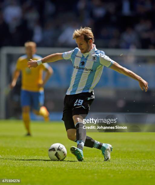 Stefan Aigner of Muenchen in action during the Second Bundesliga match between TSV 1860 Muenchen and Eintracht Braunschweig at Allianz Arena on April...