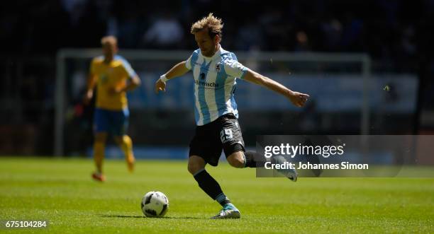 Stefan Aigner of Muenchen in action during the Second Bundesliga match between TSV 1860 Muenchen and Eintracht Braunschweig at Allianz Arena on April...