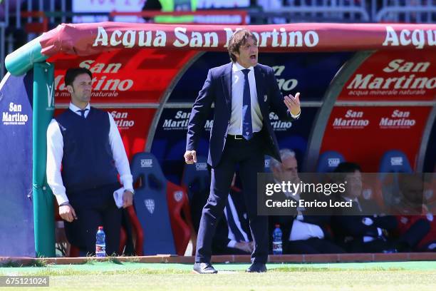 Cagliari's coach Massimo Rastelli reacts during the Serie A match between Cagliari Calcio and Pescara Calcio at Stadio Sant'Elia on April 30, 2017 in...