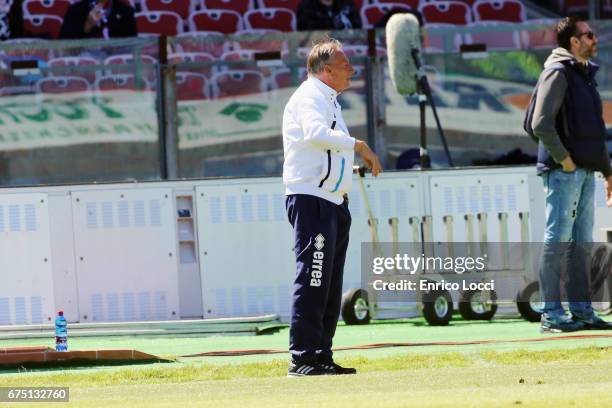 Pescara's coach Zdenek Zeman reacts during the Serie A match between Cagliari Calcio and Pescara Calcio at Stadio Sant'Elia on April 30, 2017 in...