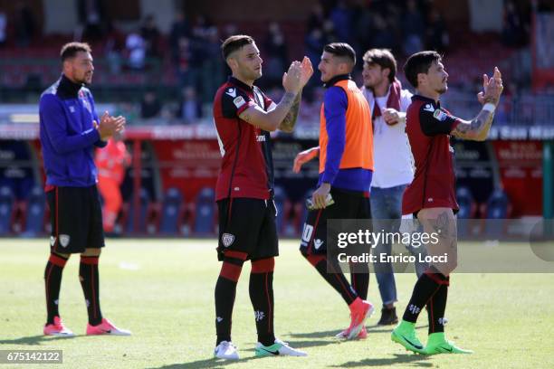 The players of Cagliari celebrates a victory at the end of the Serie A match between Cagliari Calcio and Pescara Calcio at Stadio Sant'Elia on April...