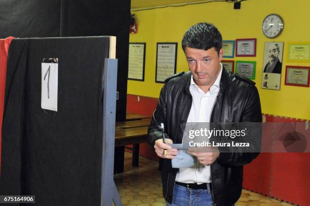 Former Italian Prime Minister and PD secretary Matteo Renzi casts his vote for Democratic Party leadership primaries on April 30, 2017 in...