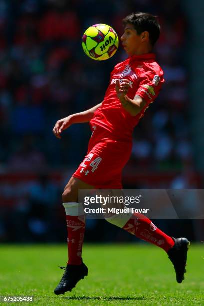Pablo Barrientos of Toluca controls the ball during the 16th round match between Toluca and Queretaro as part of the Torneo Clausura 2017 Liga MX at...