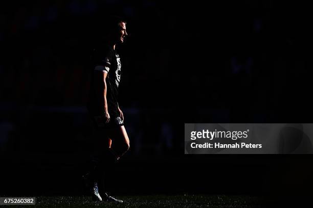 Kieran Foran of the Warriors warms up ahead of the round nine NRL match between the New Zealand Warriors and the Sydney Roosters at Mt Smart Stadium...