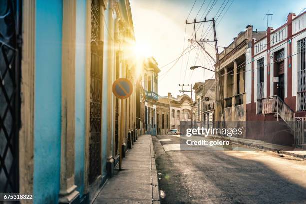 vue des santaigo de cuba à l’heure du matin - santiago de cuba photos et images de collection