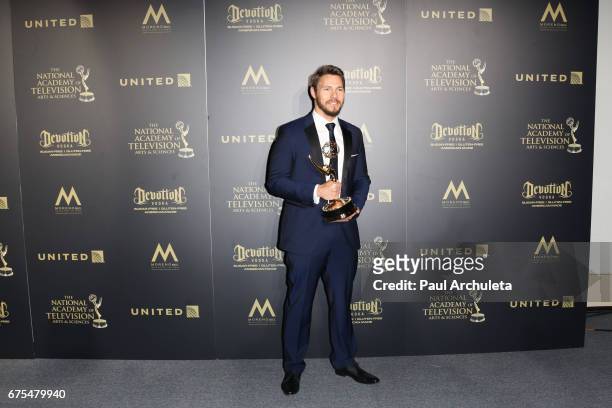 Actor Scott Clifton attends the press room for the 44th annual Daytime Emmy Awards at Pasadena Civic Auditorium on April 30, 2017 in Pasadena,...