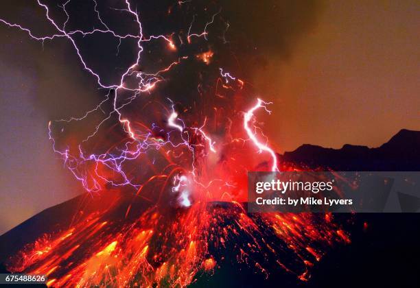 sakurajima night eruption long exposure - erupting stock pictures, royalty-free photos & images