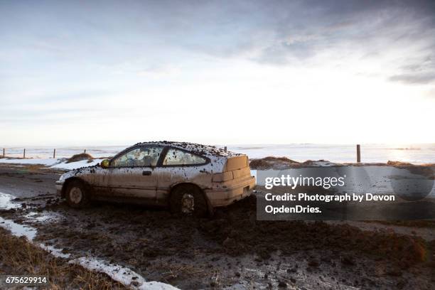 dirt road car problems horizontal - fast car bildbanksfoton och bilder