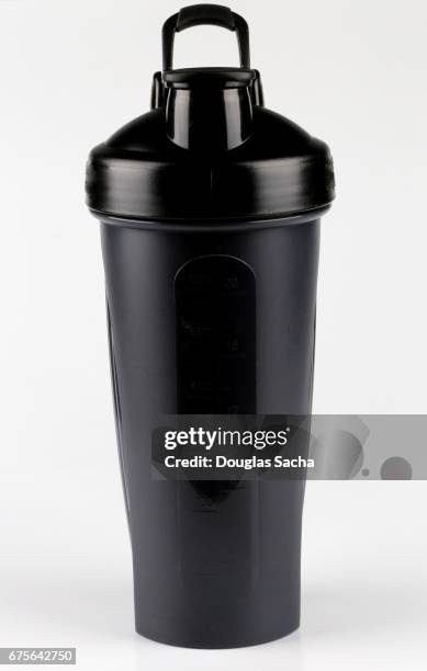 shaker bottle for mixing and blending nutritional health drinks - calcio sport imagens e fotografias de stock