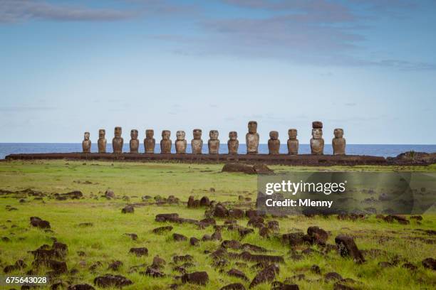 ahu tongariki rapa nui moai statues easter island chile - maui stock pictures, royalty-free photos & images