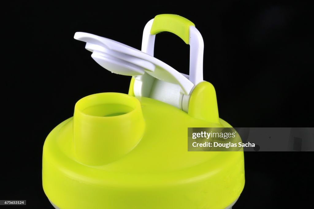 Spill-proof bottle