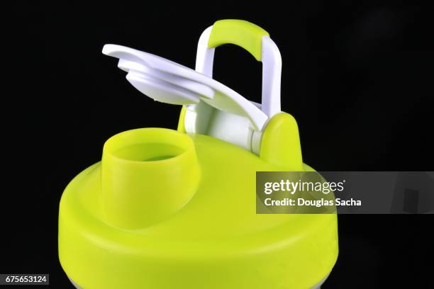 spill-proof bottle - blender spill stock pictures, royalty-free photos & images