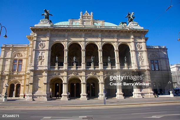 state opera house, vienna, austria - ópera de viena imagens e fotografias de stock