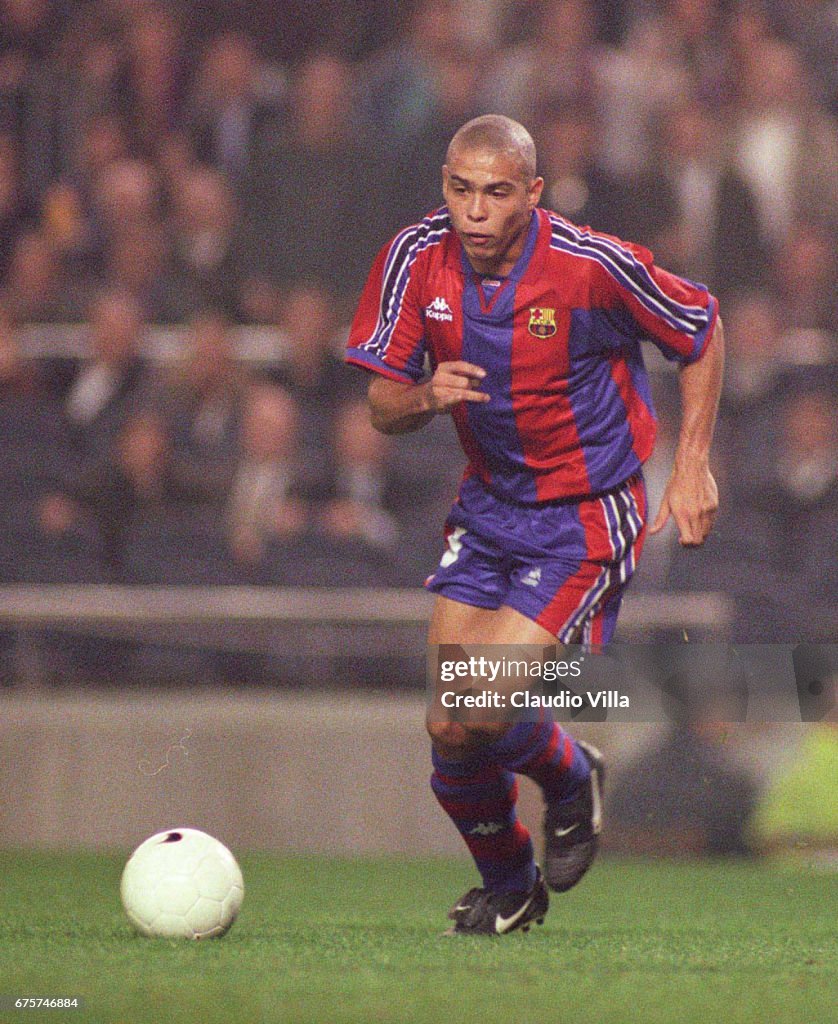 Claudio Villa Archive