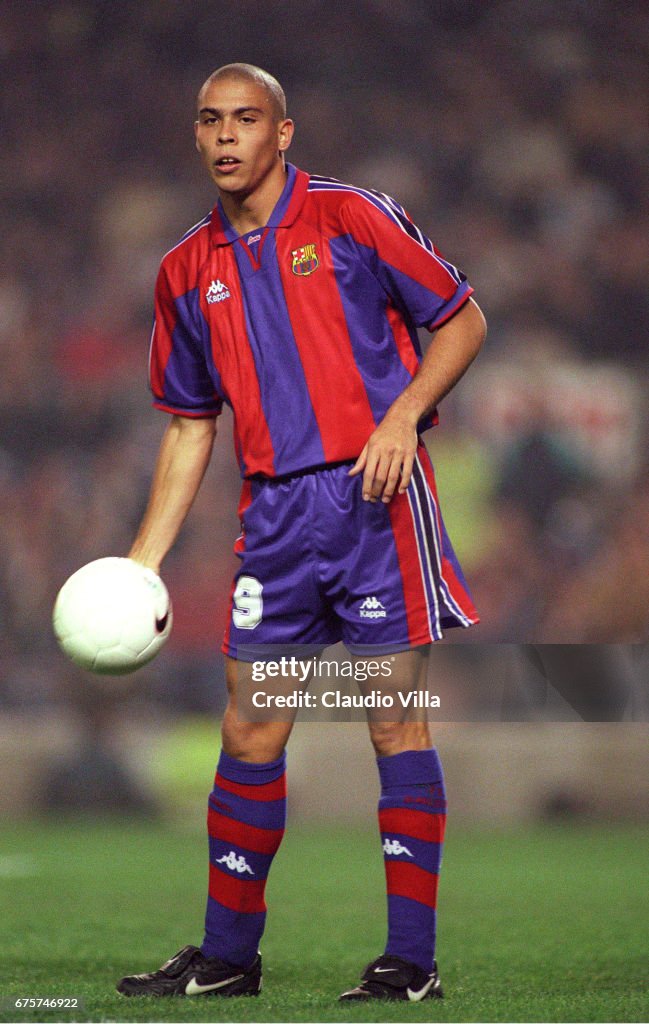 Claudio Villa Archive