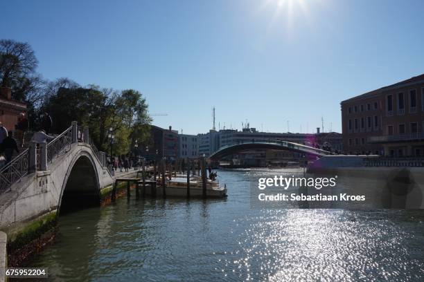 ponte della constituzione bridge in the distance, calatrava, venice, italy - ponte della costituzione stock pictures, royalty-free photos & images