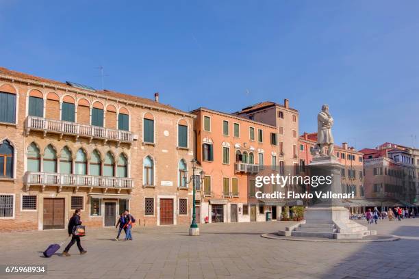 campo santo stefano - venetië, italië - campo santo stefano stockfoto's en -beelden