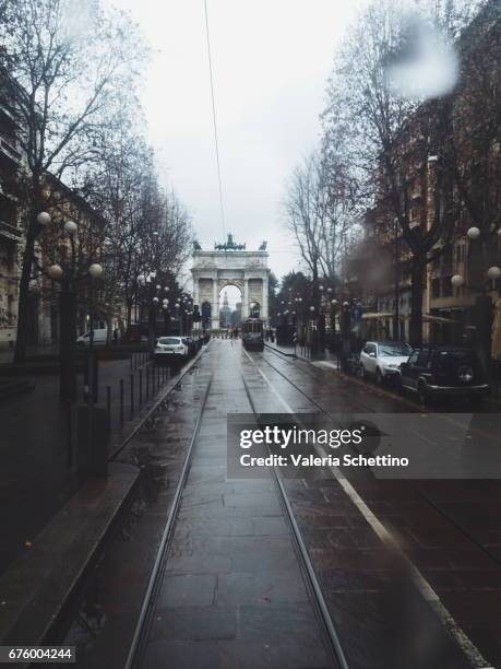 sempione gate (arco della pace) - arte cultura e spettacolo stock pictures, royalty-free photos & images