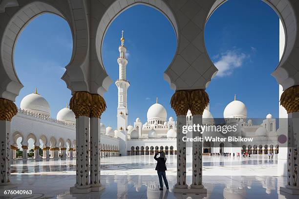 uae, abu dhabi, exterior - große moschee stock-fotos und bilder