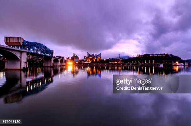 chattanooga skyline along the tennessee river - tennessee skyline stock pictures, royalty-free photos & images