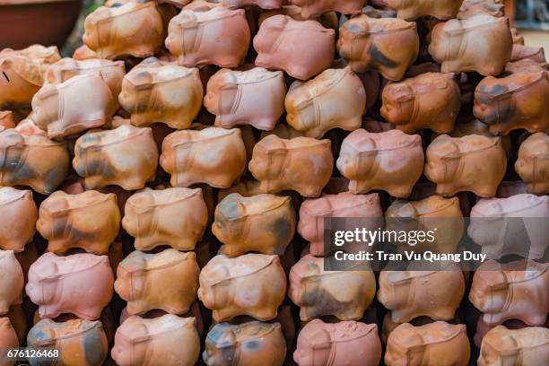pigs of clay are dried for drying. - west asia stock pictures, royalty-free photos & images