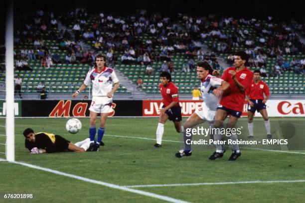 Czechoslovakia's Tomas Skuhravy scores one of his 3 goals in the game. Hermidio Barrantes , Ivo Knoflicek , Roger Flores , Tomas Skuhravy , Hector...