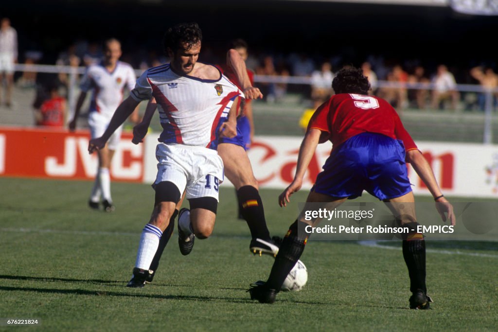 Soccer - FIFA World Cup Italia 1990 - Round of 16 - Spain v Yugoslavia - Stadio Marcantonio Bentegodi, Verona