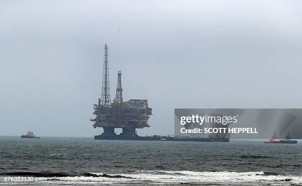 Shell Pontus Rig Shell's Brent Delta Topside offshore oil drilling rig platform is ...