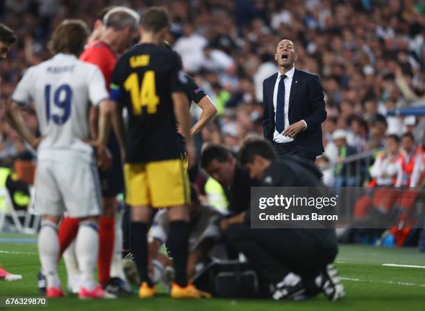 Zinedine Zidane head coach of Real Madrid shouts instructions during the UEFA Champions League semi final first leg match between Real Madrid CF and...