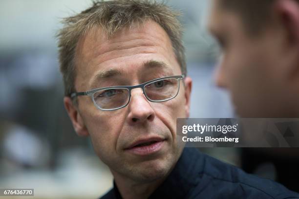 Amazon Ralf Groene 406 Microsoft Surface 2 Stock Photos, High-Res Pictures, and Images ...