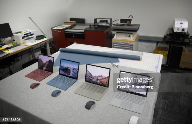 Redmond Computer 284 Microsoft Surface Laptop Photos & High Res Pictures - Getty Images