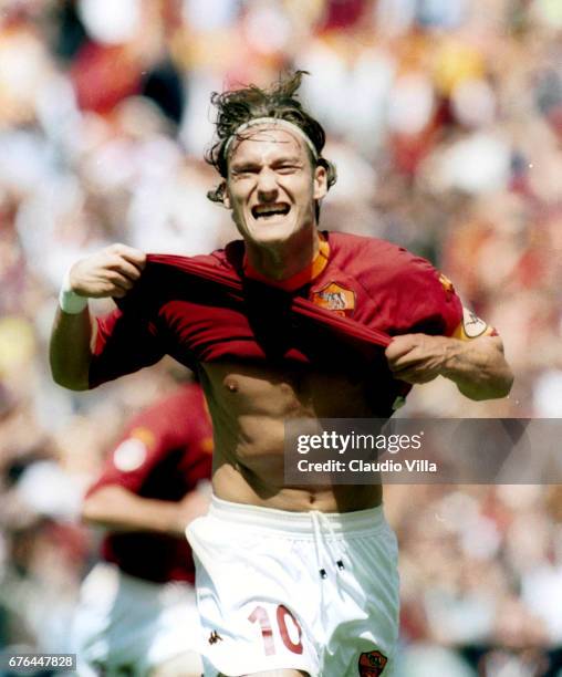 As Roma Totti 4,667 Roma 2001 Stock Photos, High-Res Pictures, and Images - Getty Images