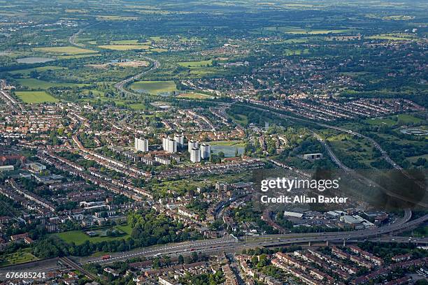 aerial view snaresbrook and woodford in london - redbridge 個照片及圖片檔