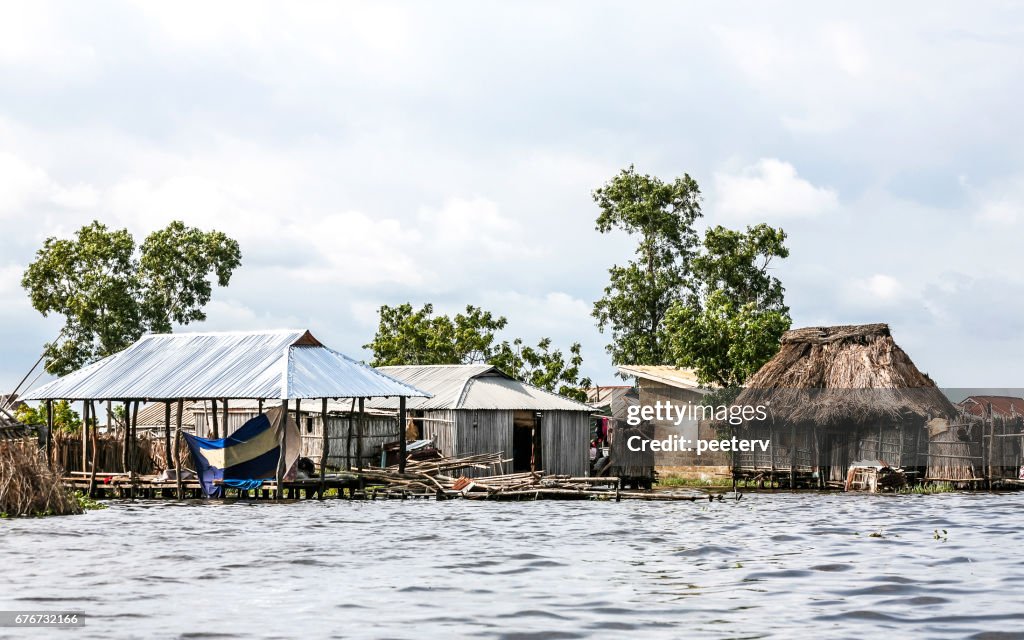 水の上のアフリカの村。ガンビエ、ベナン。