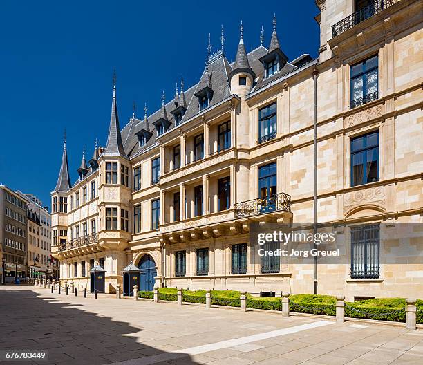 grand ducal palace - grand duke henri of luxembourg stockfoto's en -beelden
