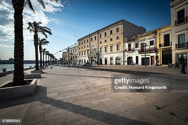 brindisi waterfront - promenade stockfoto's en -beelden